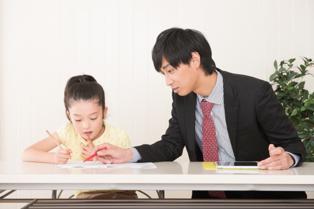 塾プラスαで家庭教師を勉強のサポーターとして利用する